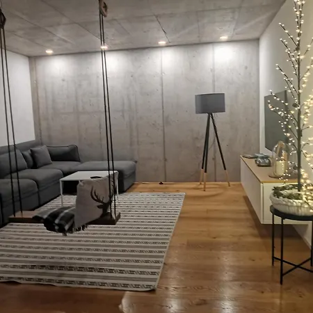 Moderne Rhenum Mit Wallbox *