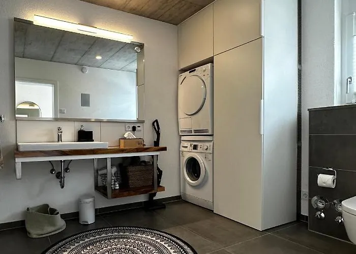 Moderne Rhenum Mit Wallbox *